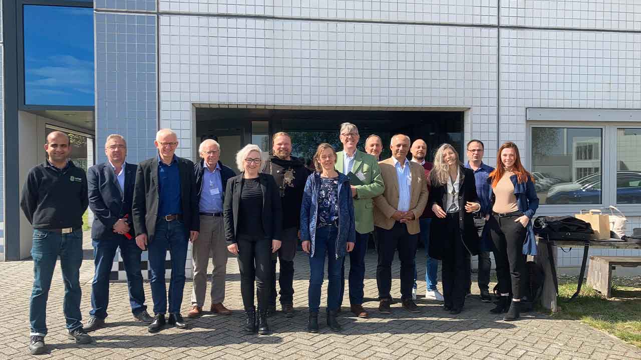 CGW – Das AZuR-Netzwerk beim Devulkanisations-Workshop bei Tyromer in Arnheim